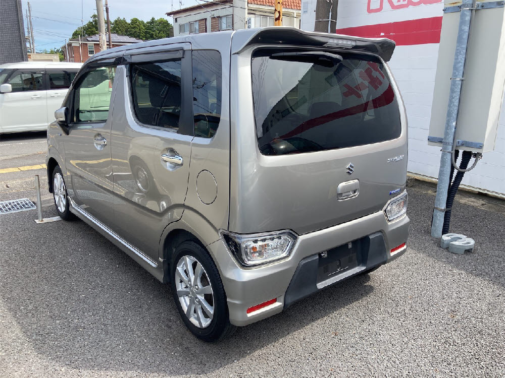 スズキ　ワゴンRスティングレーHYBRID　X3枚目