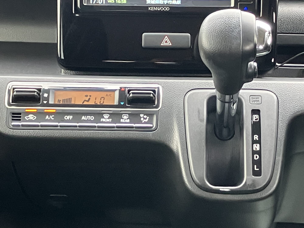 スズキ ワゴンRカスタムZ HYBRID ZX 17枚目
