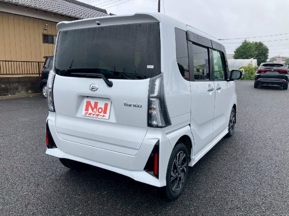 ダイハツ タントカスタム X 4枚目