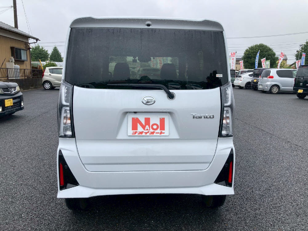 ダイハツ タントカスタム X 5枚目