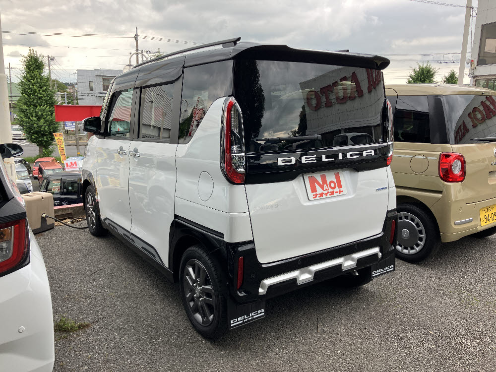 ミツビシ　デリカミニ　T Premium 4WD　4枚目