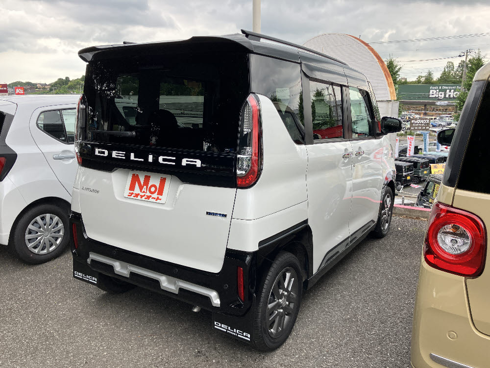 ミツビシ　デリカミニ　T Premium 4WD　6枚目