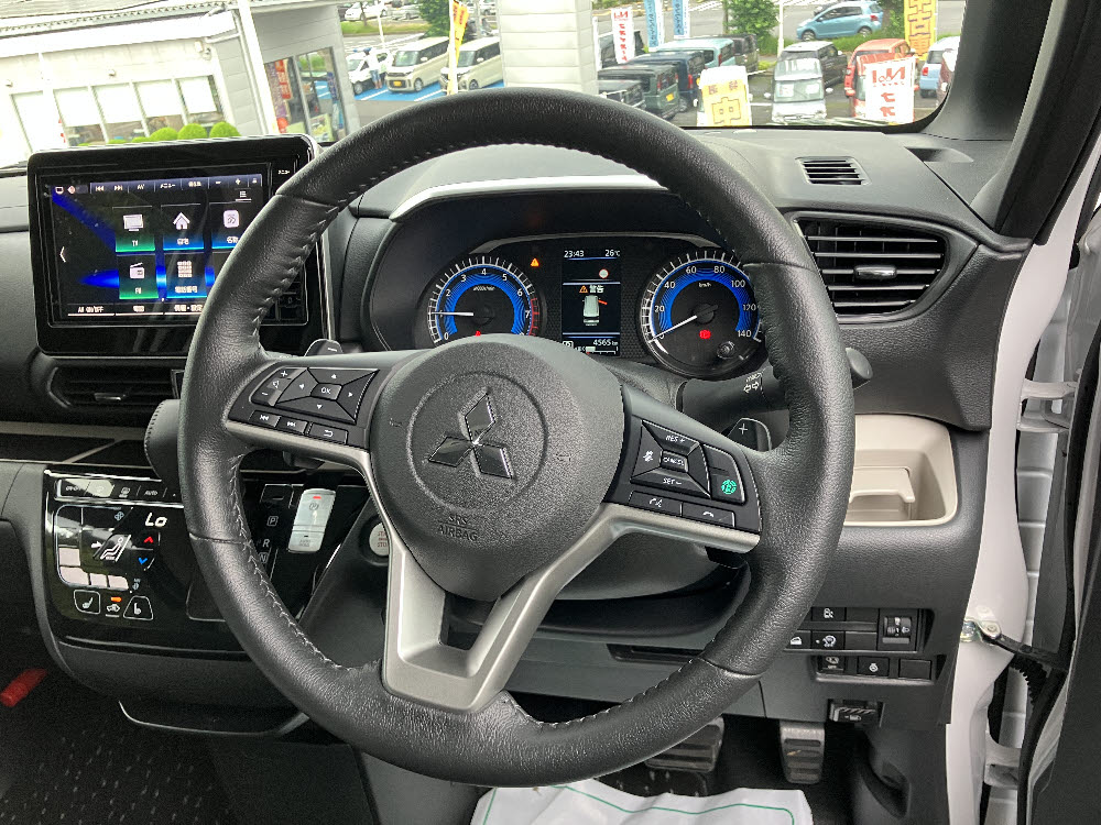 ミツビシ　デリカミニ　T Premium 4WD　7枚目