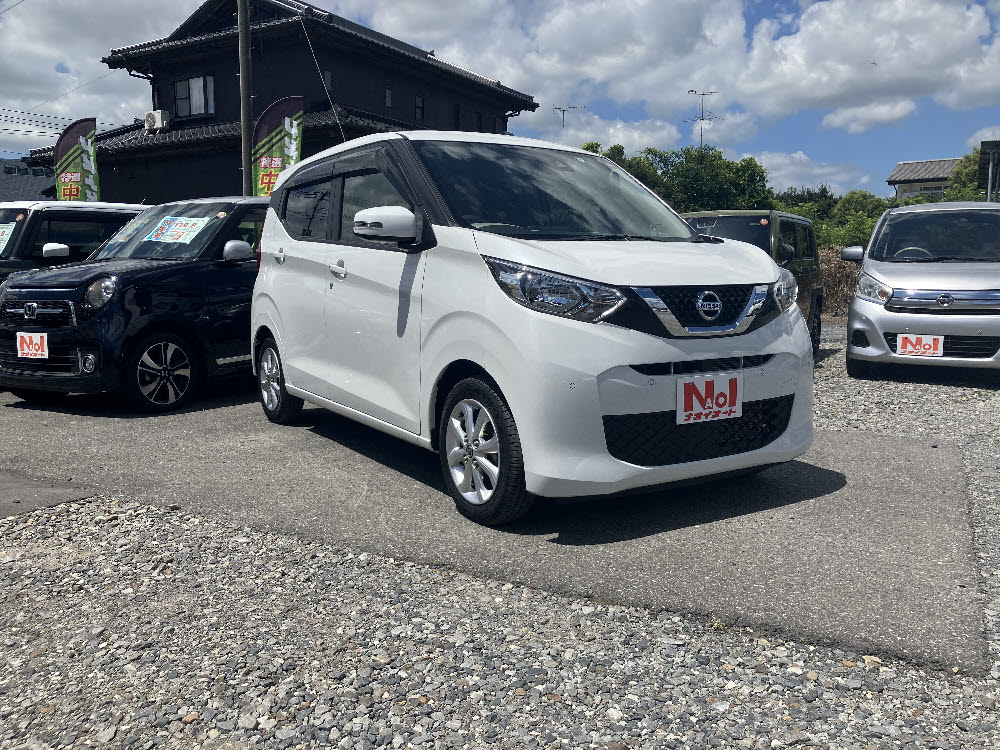 ニッサン　デイズ　X　1枚目