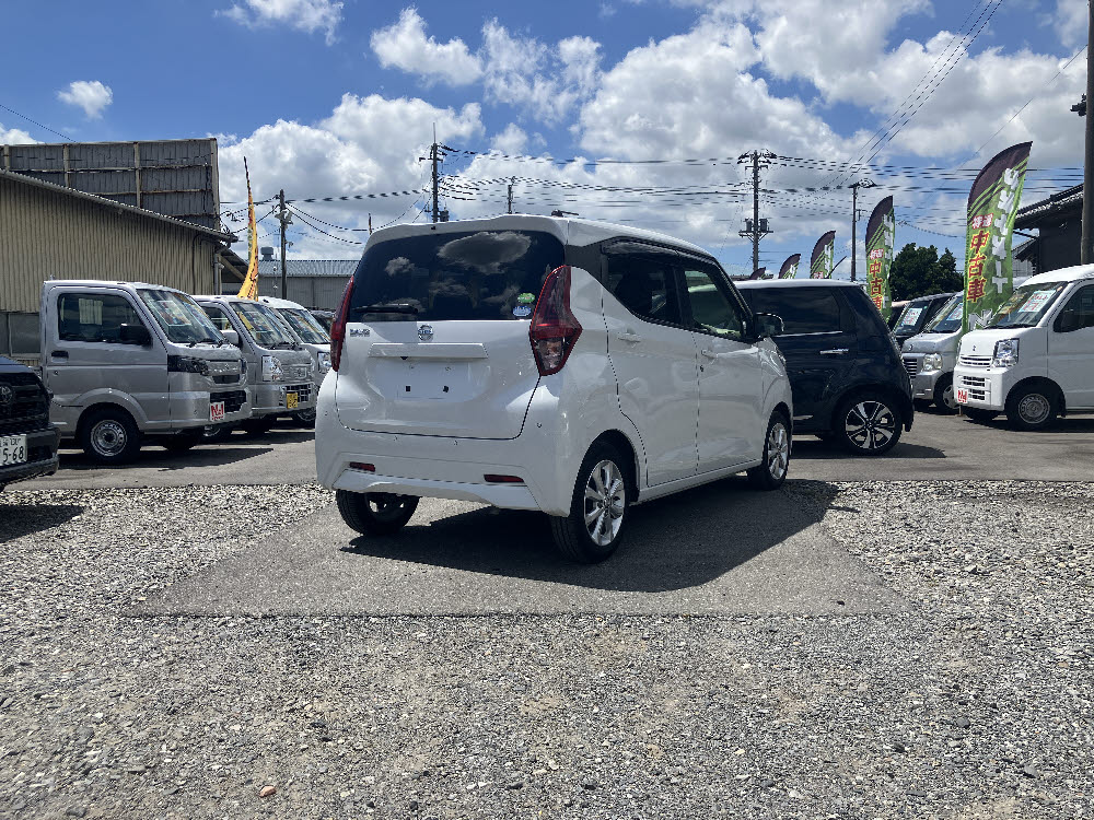 ニッサン　デイズ　X　2枚目