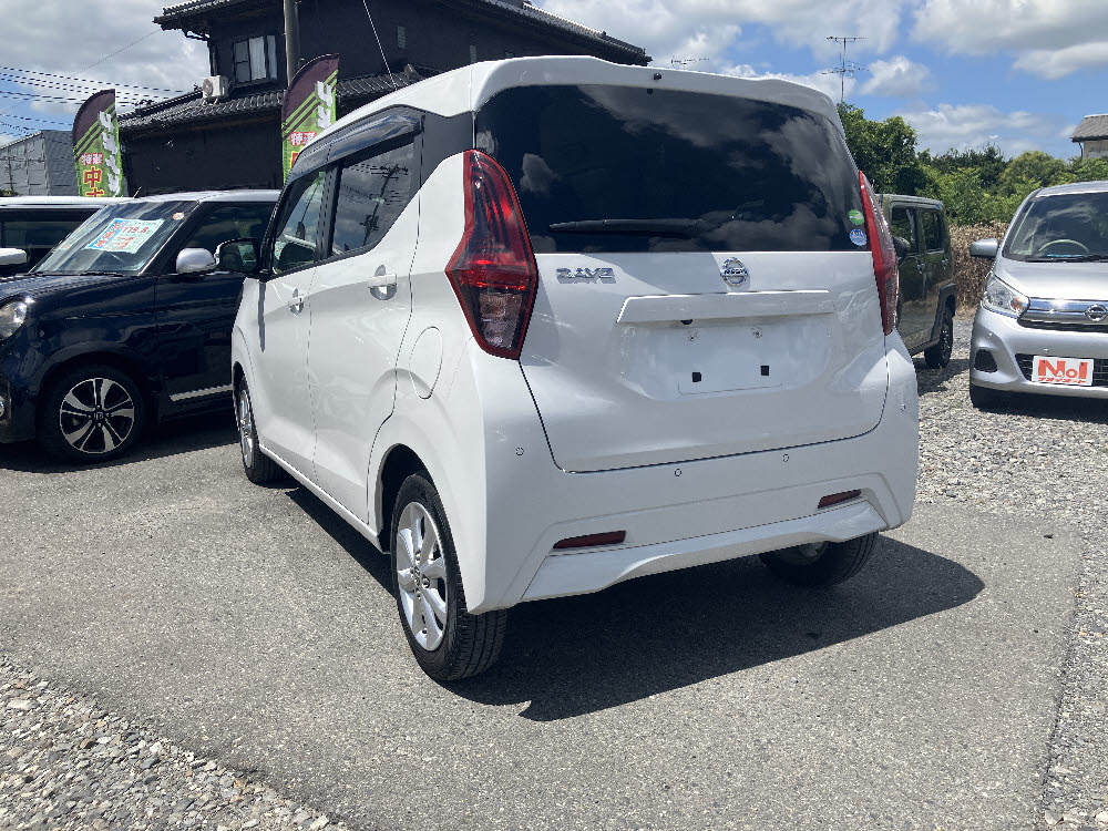 ニッサン　デイズ　X　3枚目