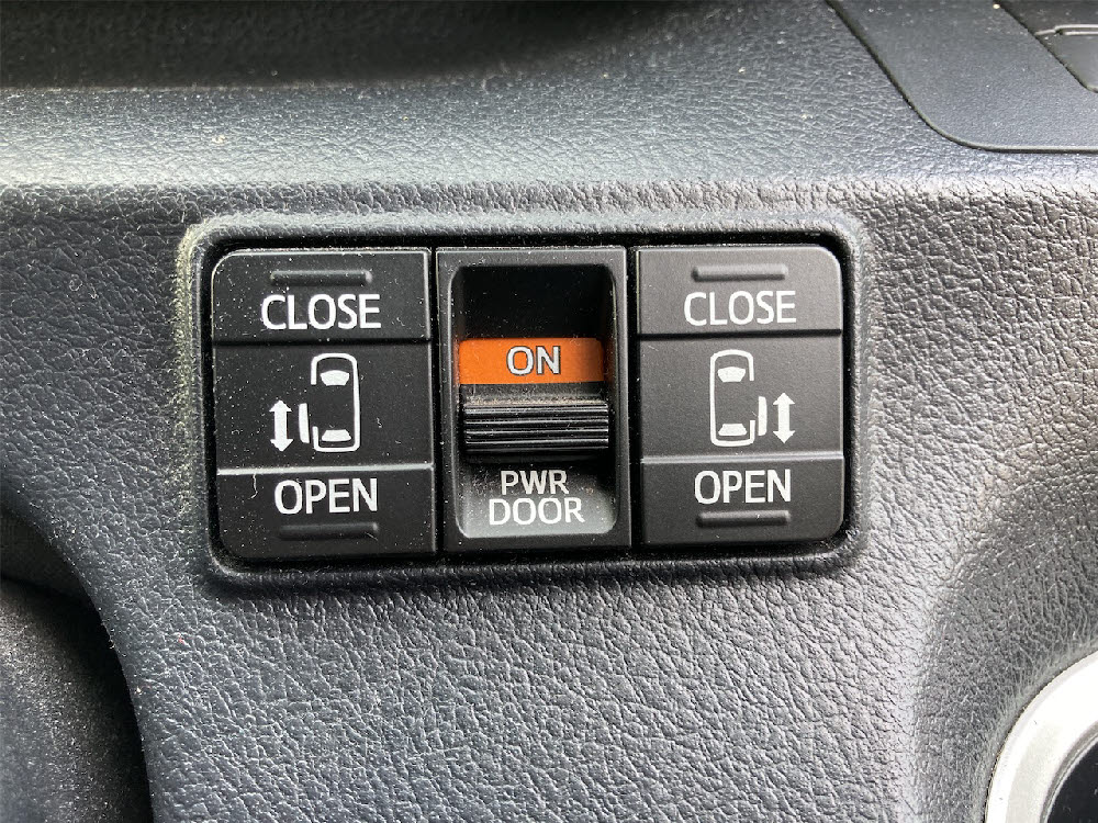 トヨタ　シエンタ　HYBRID　G　7人乗り19枚目