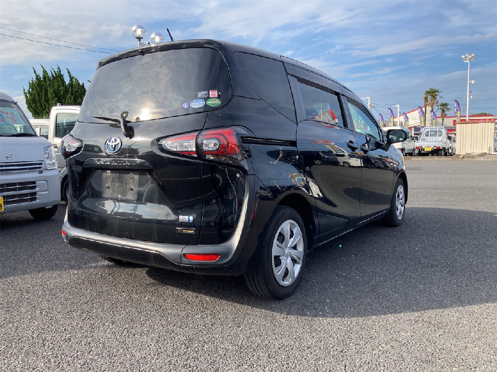 トヨタ　シエンタ　HYBRID　G　7人乗り2枚目