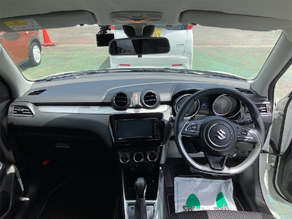 スズキ　スイフトHYBRID　RS11枚目