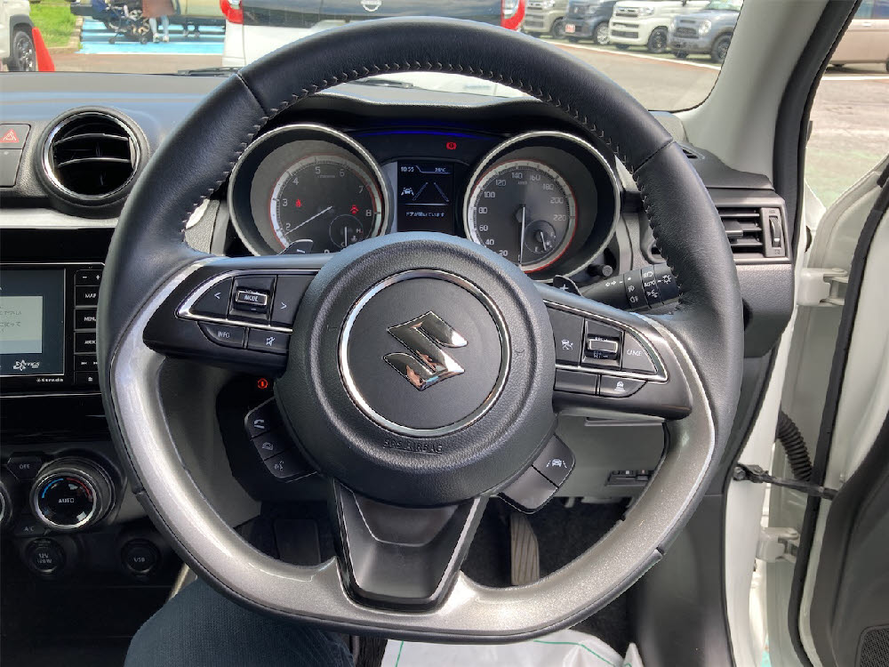 スズキ　スイフトHYBRID　RS12枚目