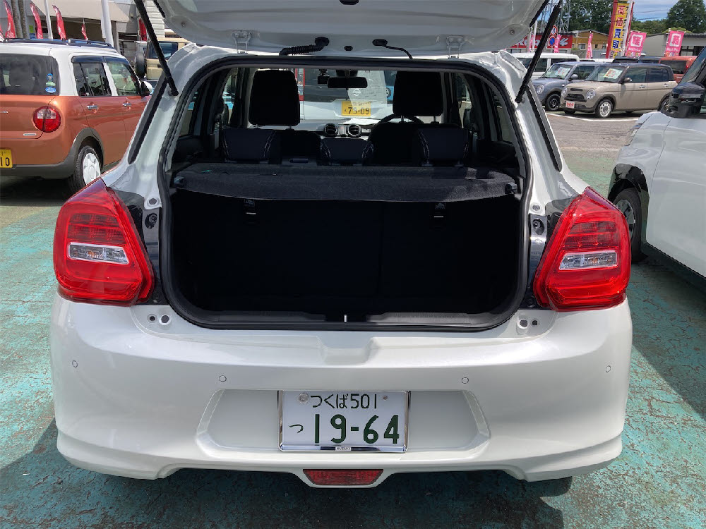 スズキ　スイフトHYBRID　RS7枚目