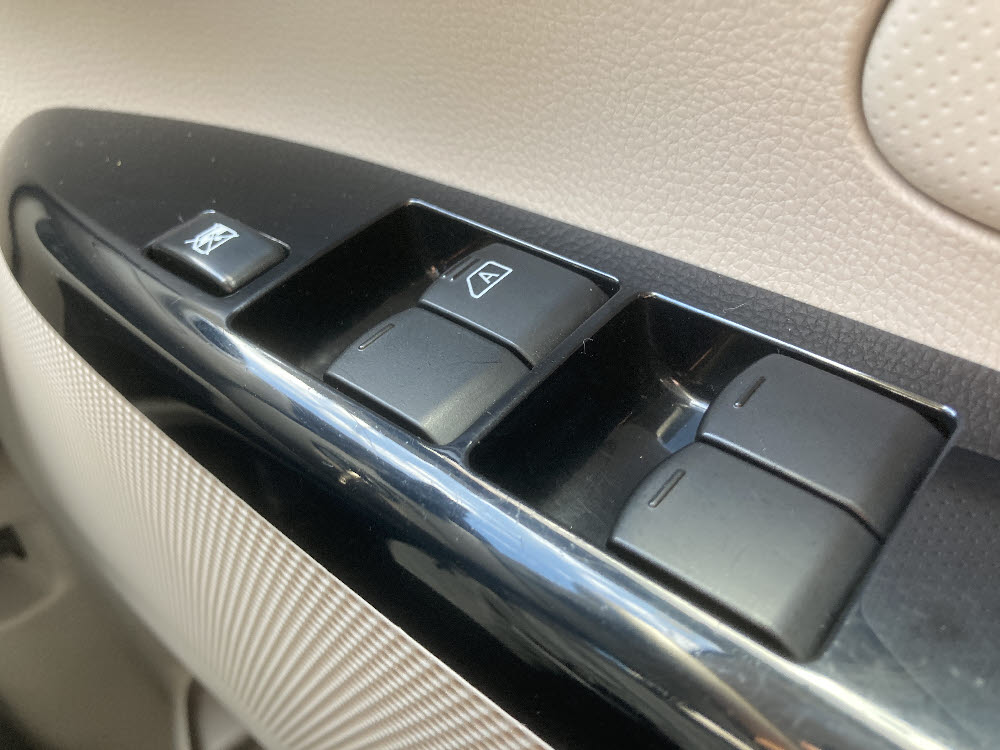 ミツビシ eKワゴン E 18枚目