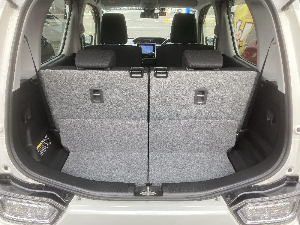 スズキ ワゴンRスティングレー HYBRID T9枚目