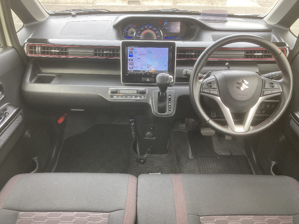 スズキ ワゴンRスティングレー HYBRID T10枚目