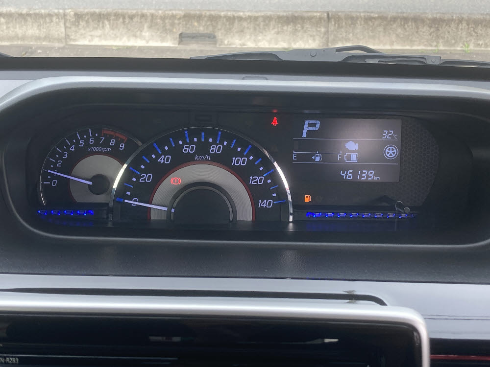 スズキ ワゴンRスティングレー HYBRID T12枚目