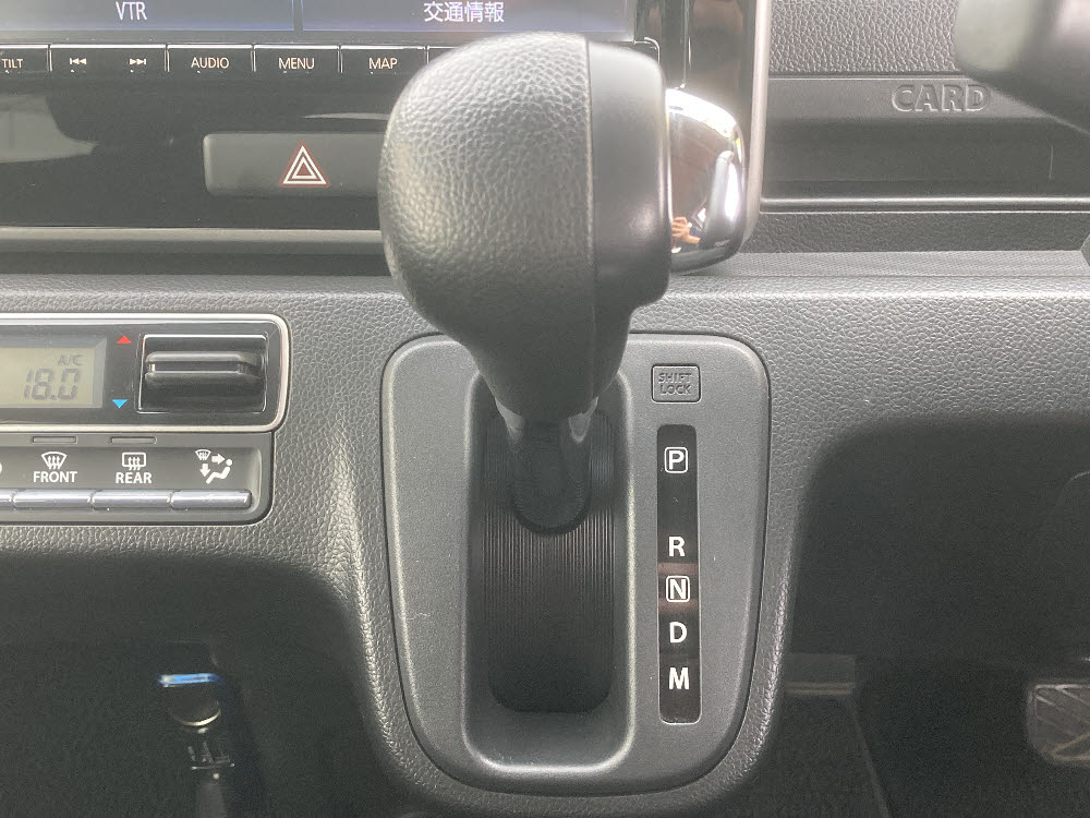 スズキ ワゴンRスティングレー HYBRID T16枚目