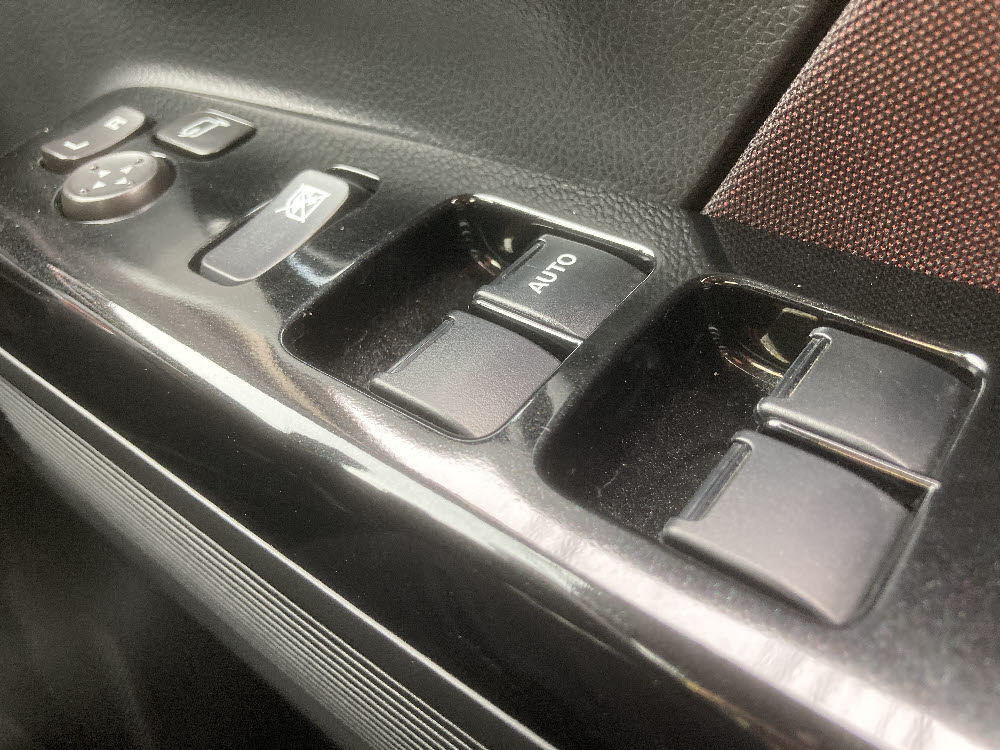 スズキ ワゴンRスティングレー HYBRID T17枚目