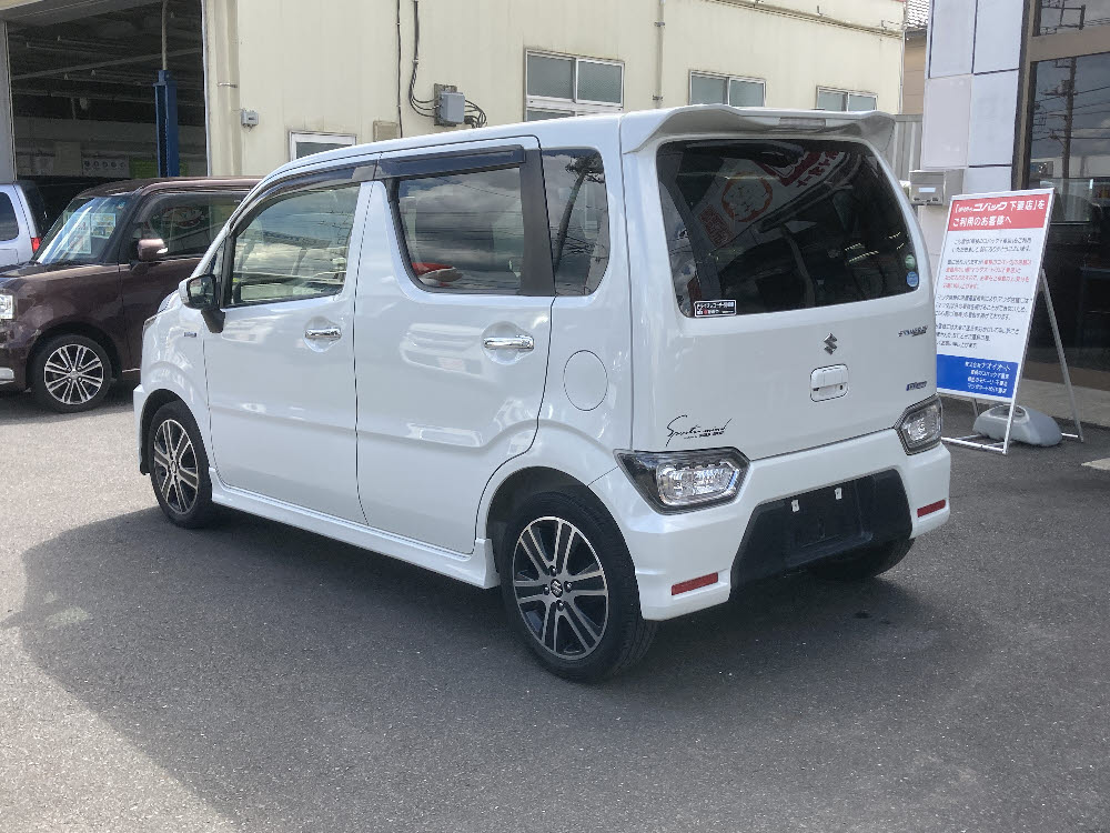 スズキ ワゴンRスティングレー HYBRID T6枚目