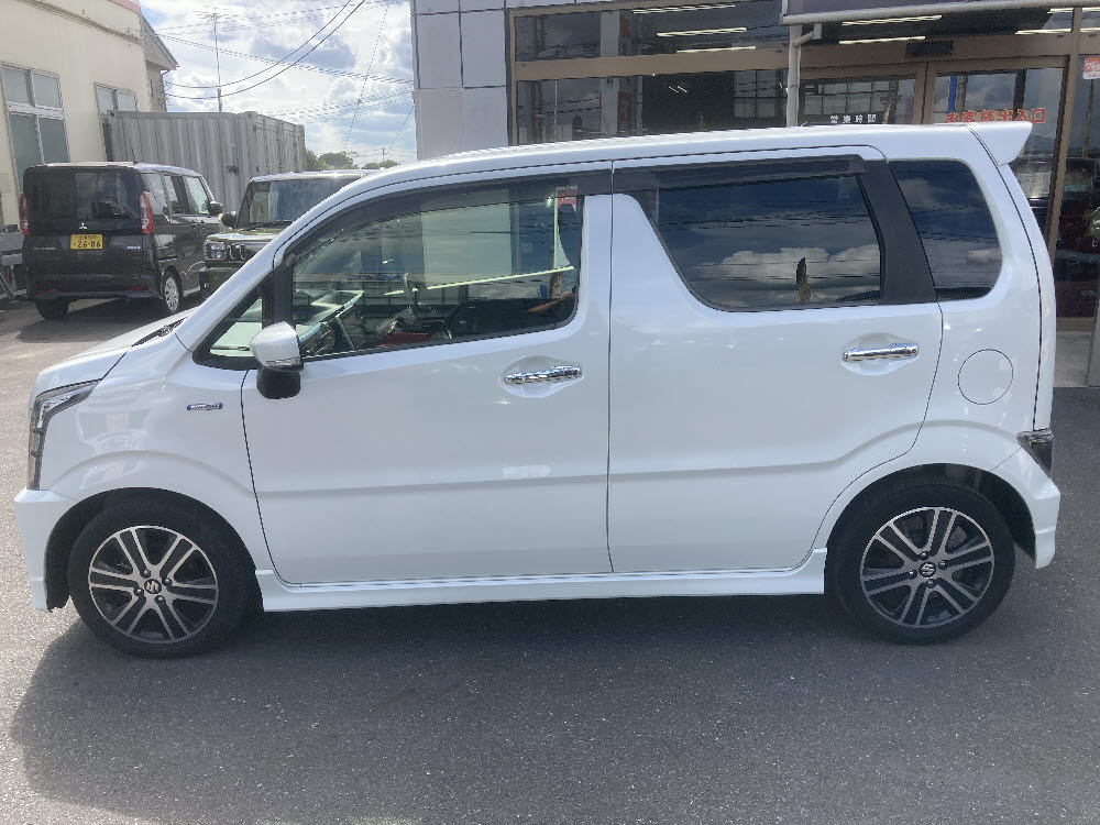 スズキ ワゴンRスティングレー HYBRID T7枚目