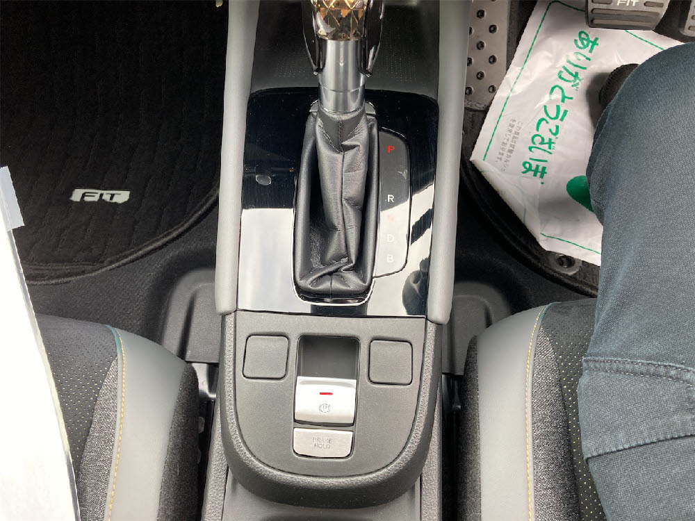 ホンダ　フィット e:HEV　RS17枚目