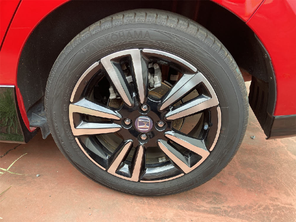 ホンダ　フィット e:HEV　RS4枚目