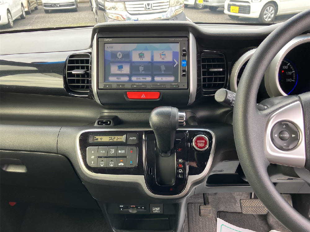 ホンダ　N-BOX カスタム　GLパッケージ19枚目