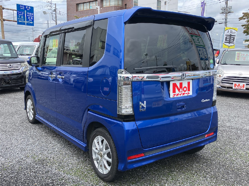 ホンダ　N-BOX カスタム　GLパッケージ5枚目