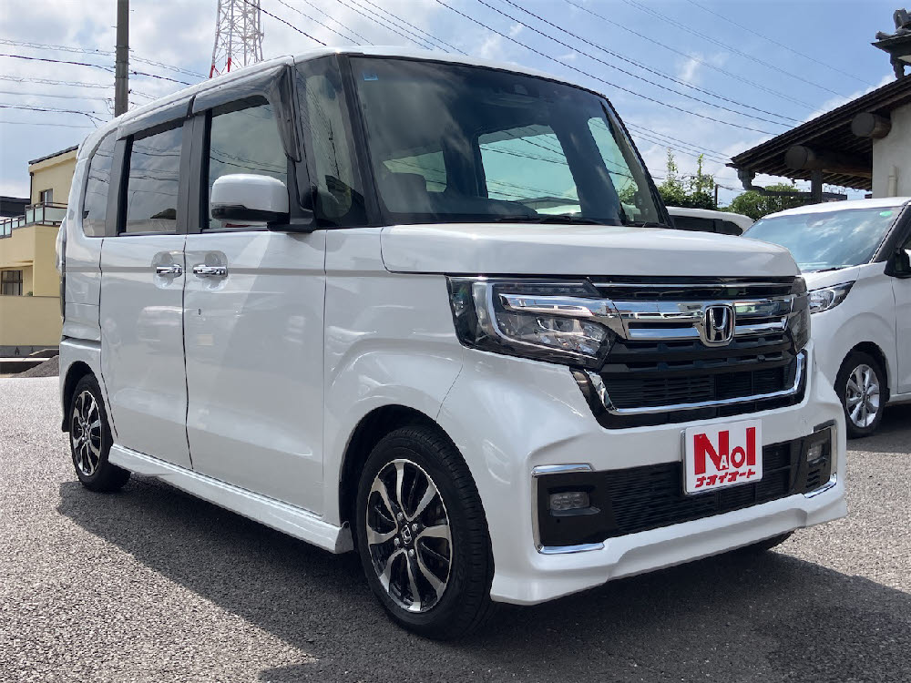 ホンダ N BOXカスタム L2枚目