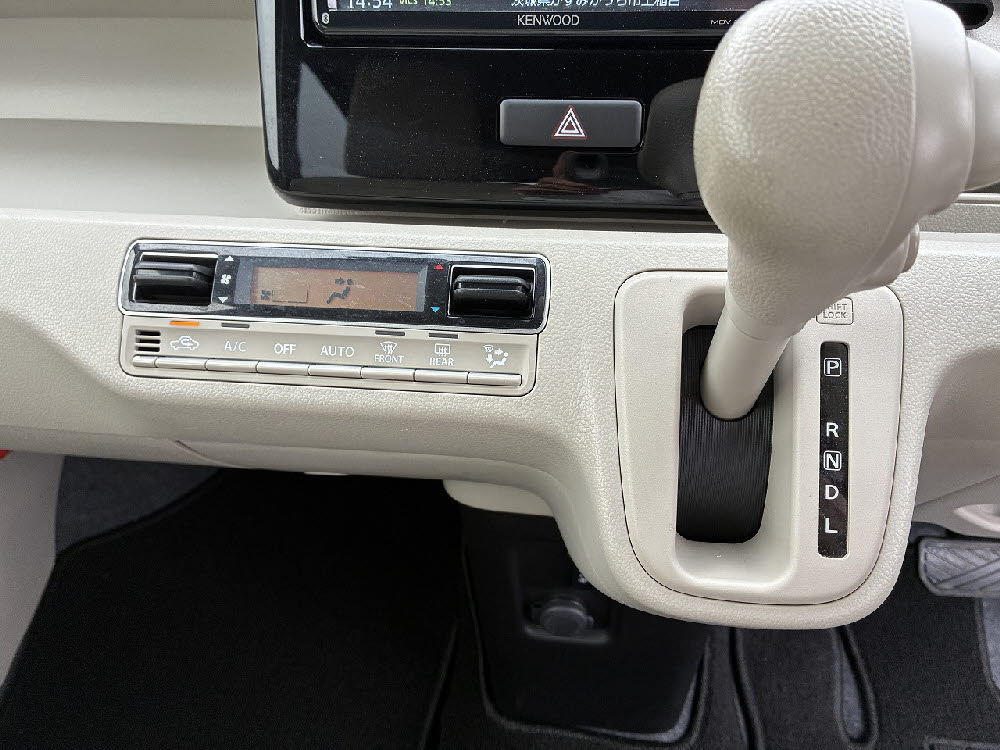スズキ　ワゴンR HYBRID FX13枚目