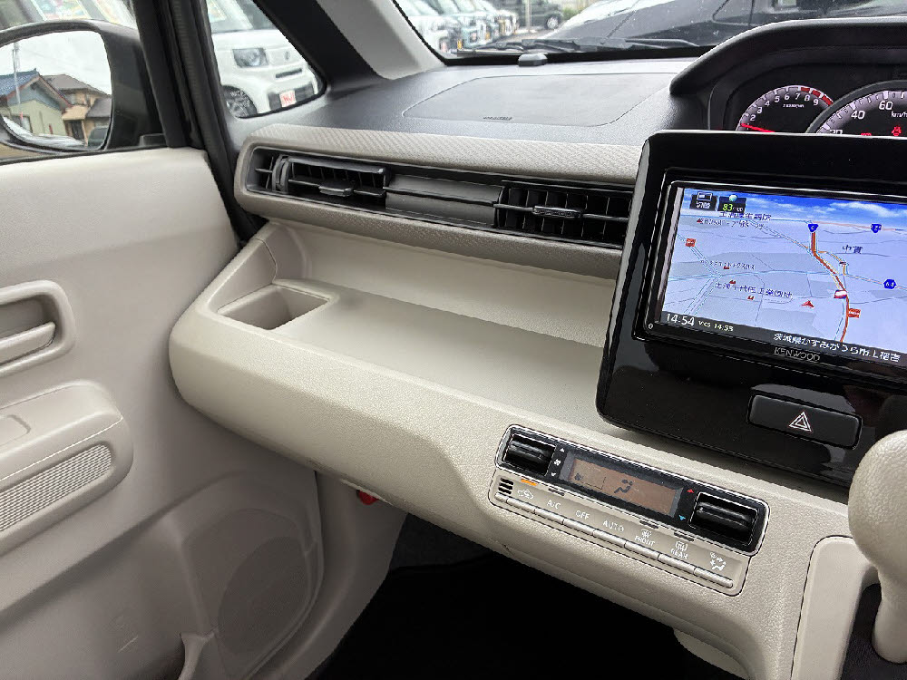 スズキ　ワゴンR HYBRID FX15枚目