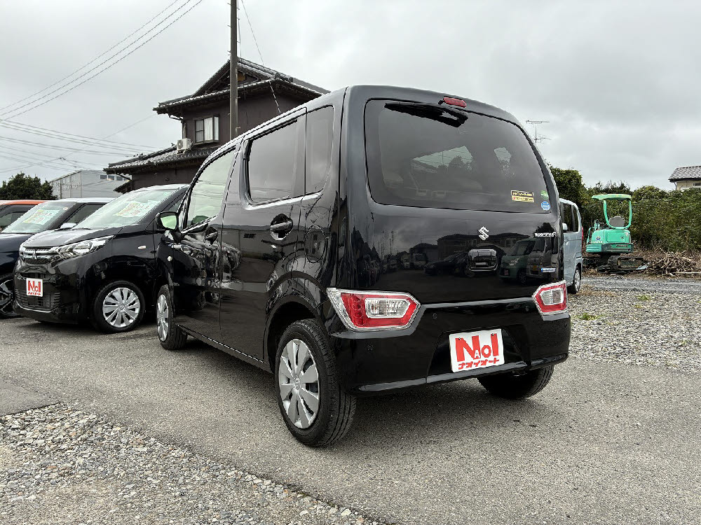 スズキ　ワゴンR HYBRID FX4枚目