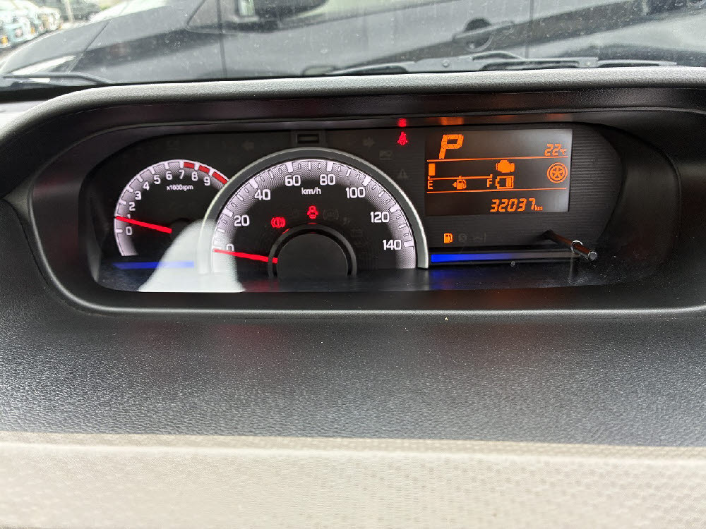 スズキ　ワゴンR HYBRID FX7枚目