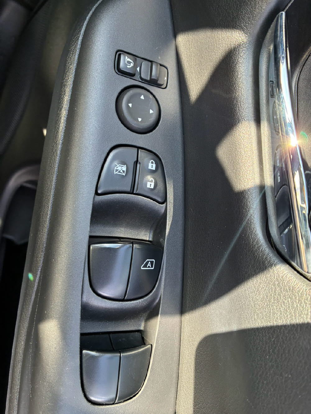 ニッサン セレナ e-POWER XV18枚目