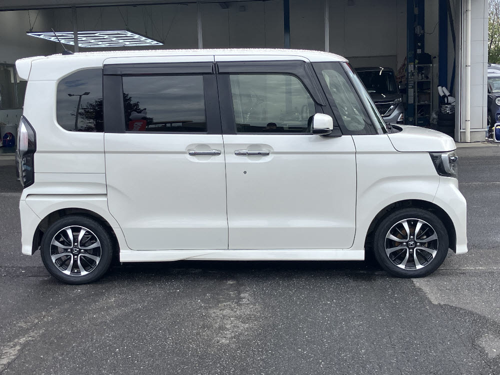 ホンダ　Ｎ ＢＯＸカスタム　G・Lホンダセンシング3枚目