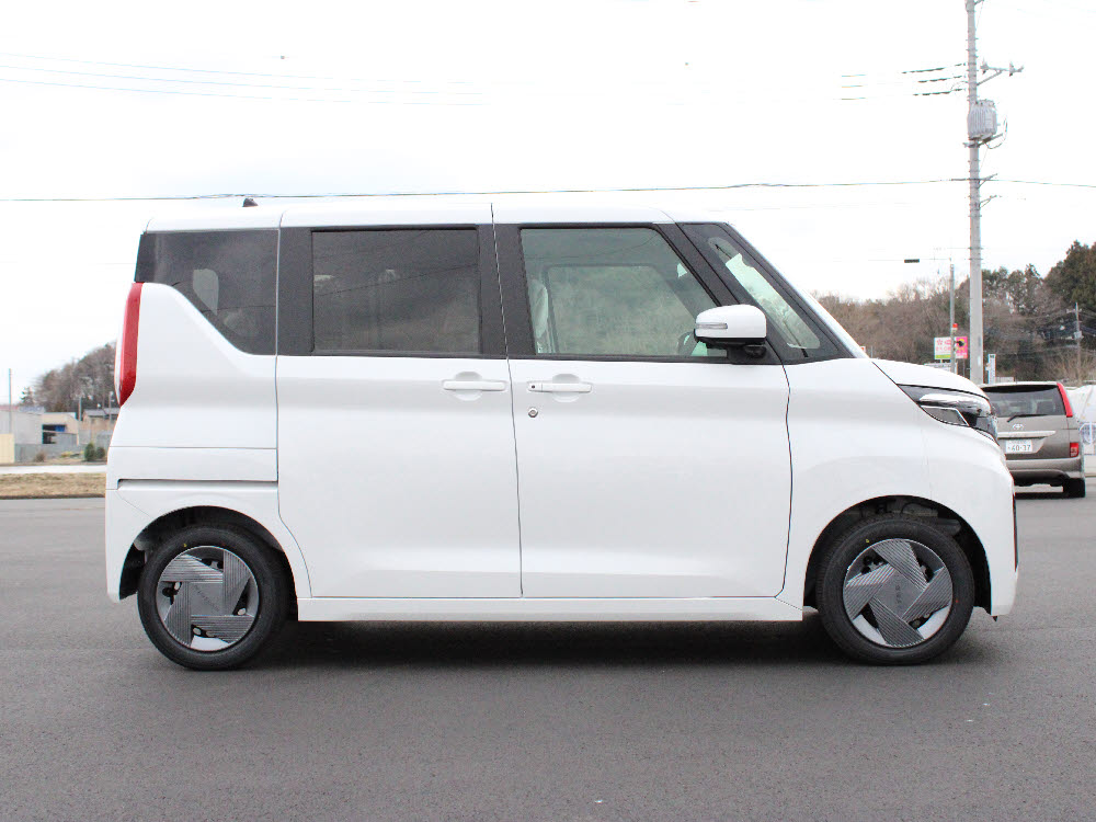 ニッサン　ルークス X3枚目