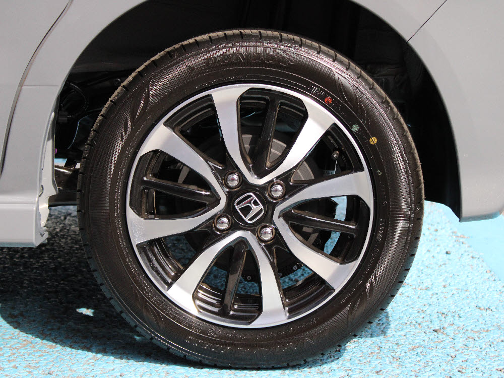 ホンダ　Ｎ ＢＯＸカスタム　コーディネートスタイル 8インチナビ14枚目