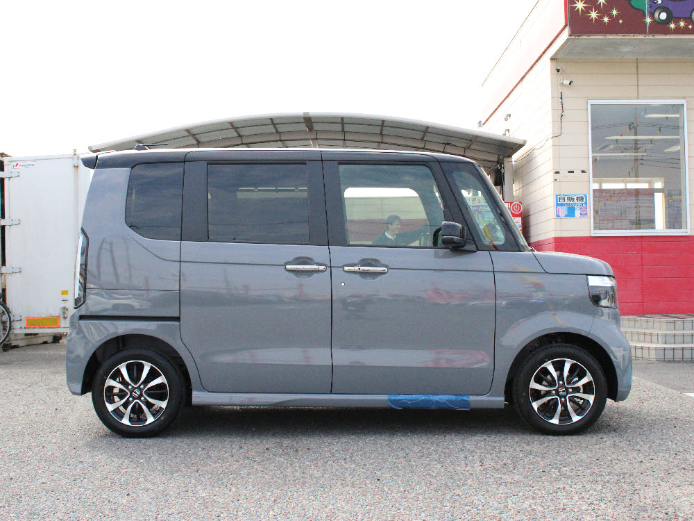 ホンダ　Ｎ ＢＯＸカスタム　コーディネートスタイル 8インチナビ3枚目