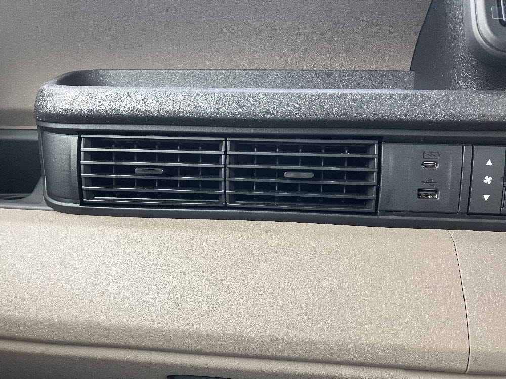 ホンダ　Ｎ ＢＯＸ ＪＯＹ 8インチディスプレイオーディオ　16枚目