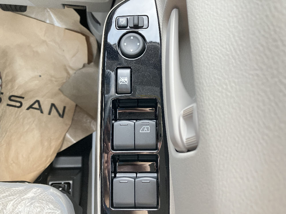 ニッサン　ルークス　X5枚目