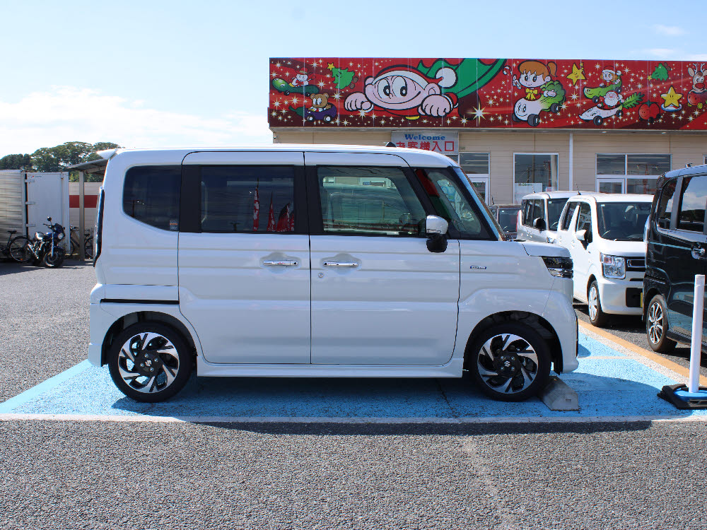 スズキ　スペーシアカスタム HYBRID XS ナビ付3枚目