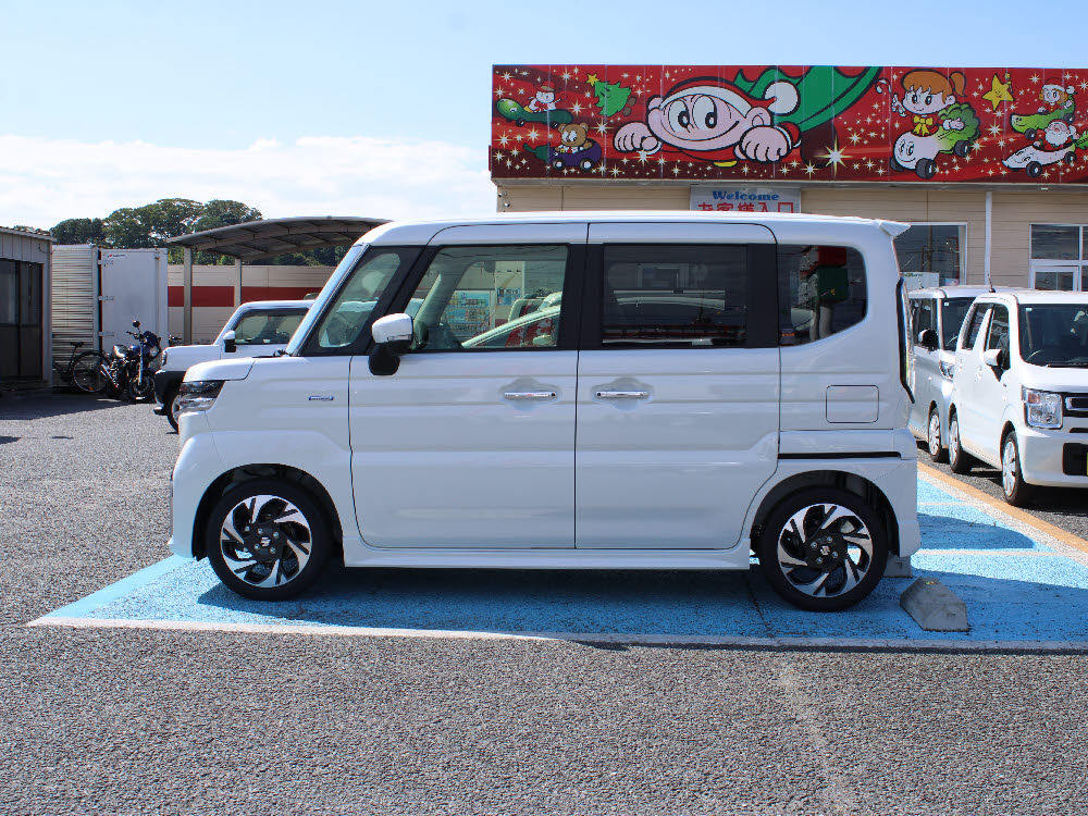 スズキ　スペーシアカスタム HYBRID XS ナビ付7枚目