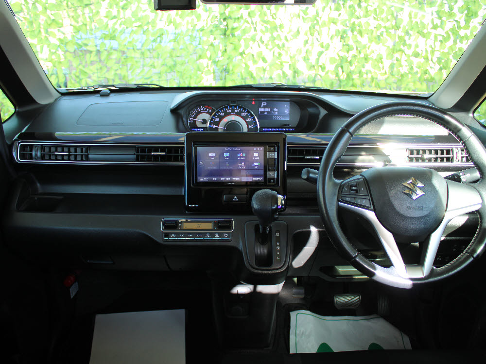 スズキ　ワゴンRスティングレーHYBRID X17枚目