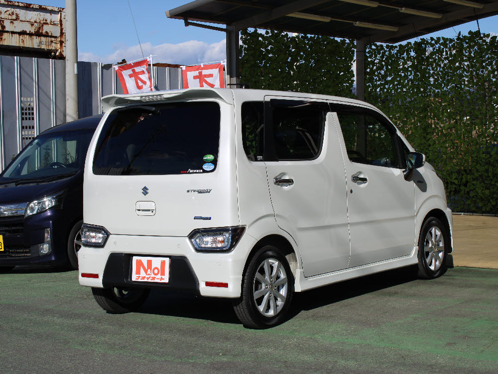 スズキ　ワゴンRスティングレーHYBRID X4枚目