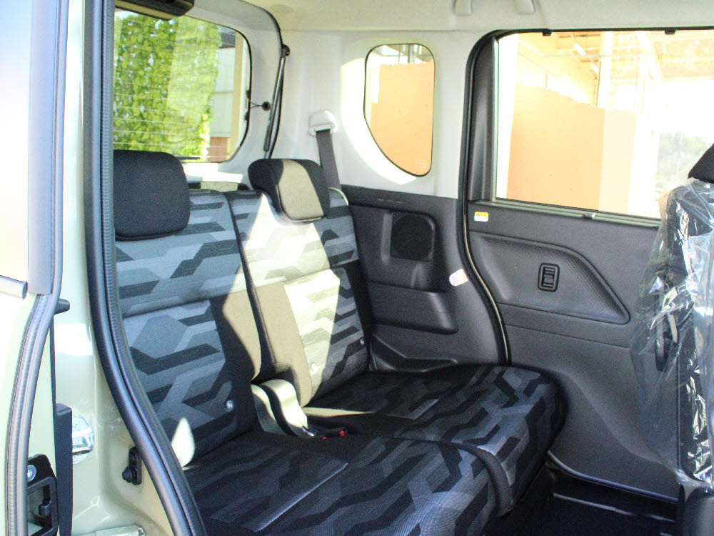 ダイハツ　タントファンクロス　9DO16枚目