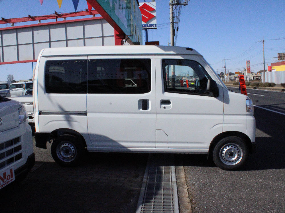 ダイハツ　ハイゼットカーゴ　デラックス3枚目