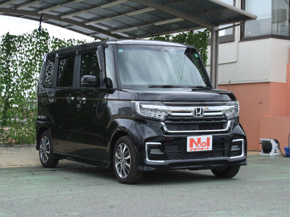 ホンダ　Ｎ ＢＯＸカスタム　L2枚目