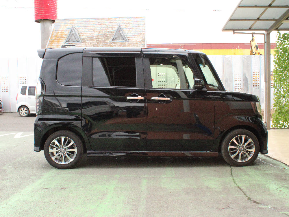 ホンダ　Ｎ ＢＯＸカスタム　L3枚目