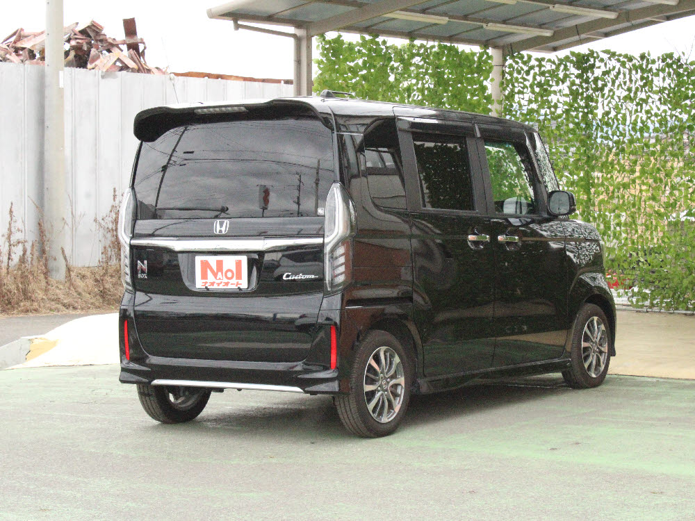 ホンダ　Ｎ ＢＯＸカスタム　L4枚目