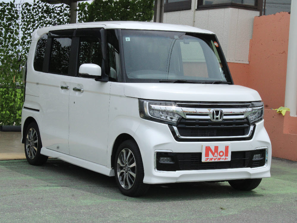 ホンダ N BOXカスタム L2枚目