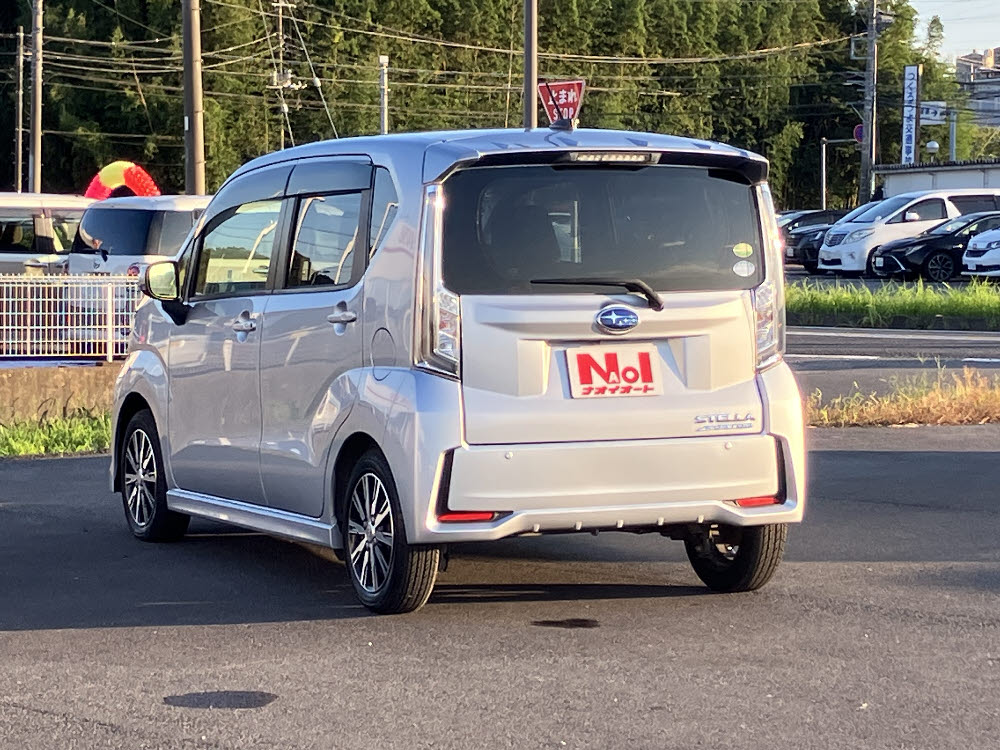 スバル ステラカスタム R スマートアシスト 代車アップ2枚目